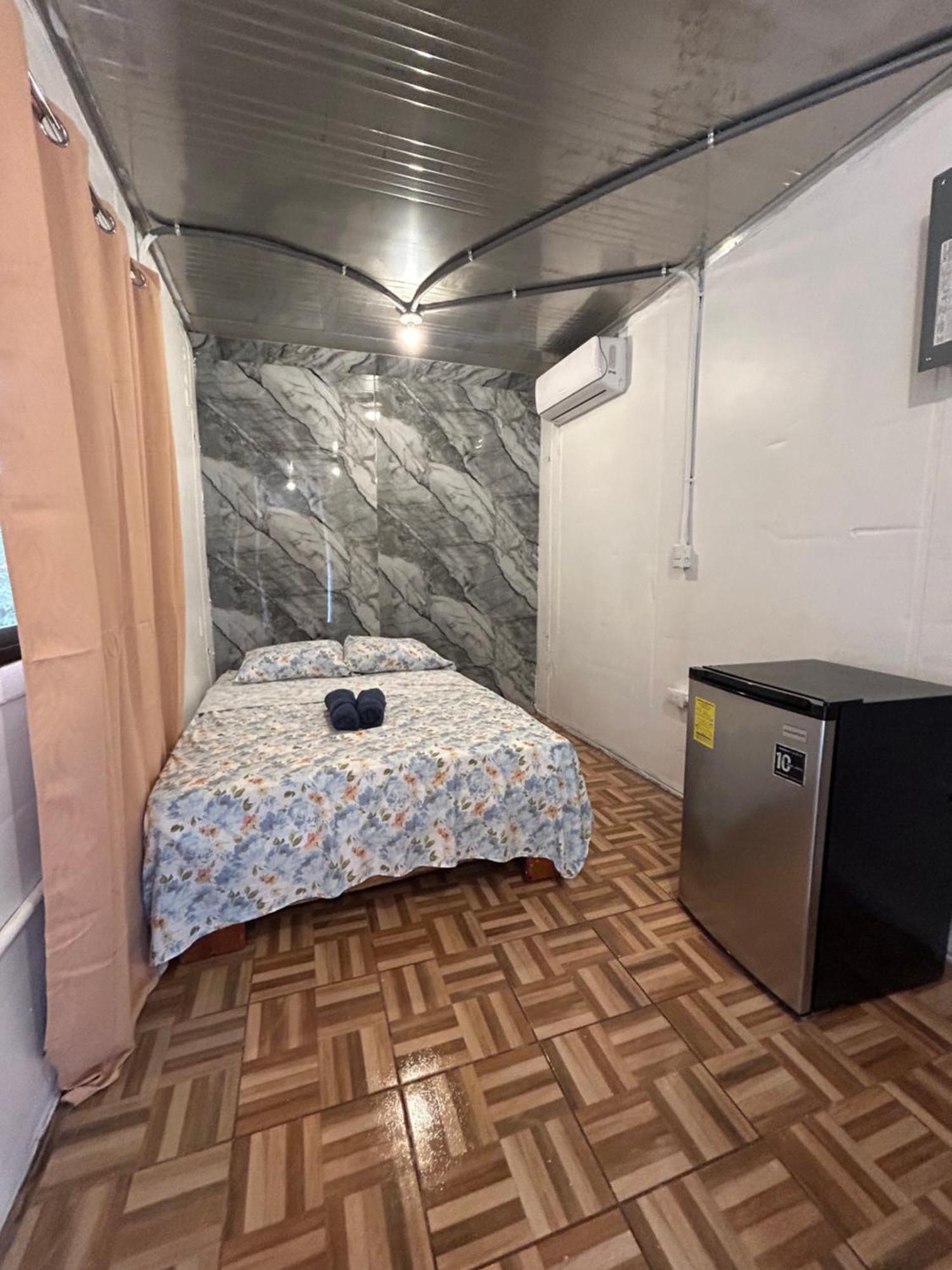 Ballena Oasis Homes & Glamping 乌维塔 外观 照片